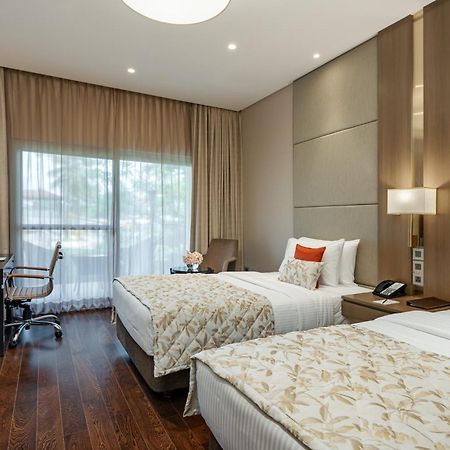 ปาล์ม เมดโดวส์ รีสอร์ต Hotel บังกาลอร์ ภายนอก รูปภาพ