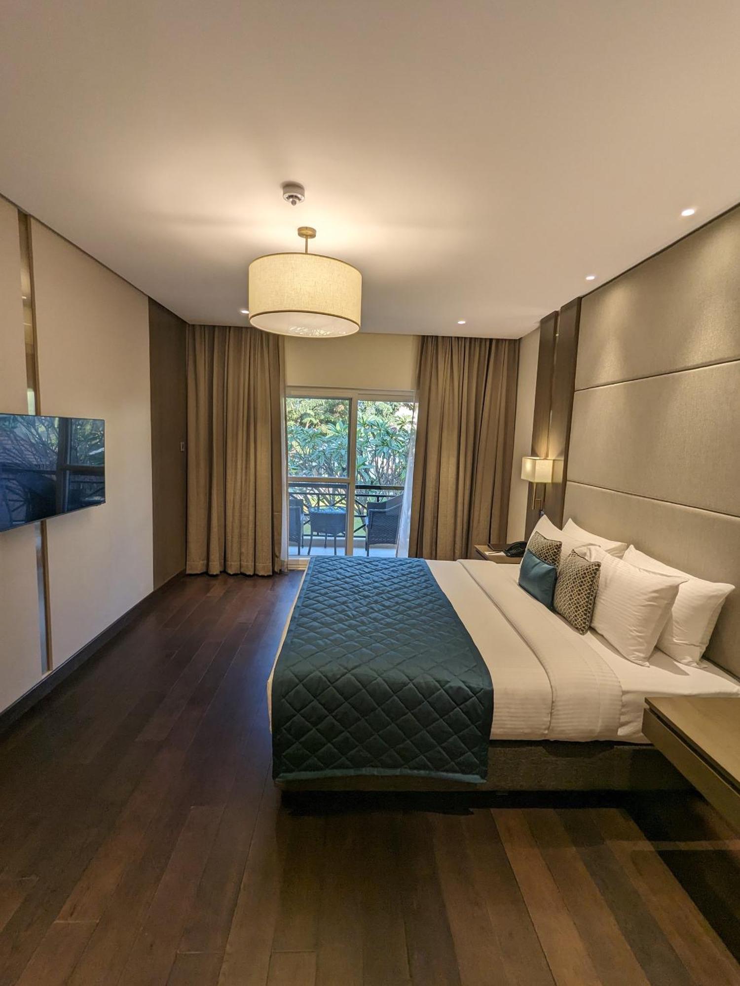 ปาล์ม เมดโดวส์ รีสอร์ต Hotel บังกาลอร์ ภายนอก รูปภาพ