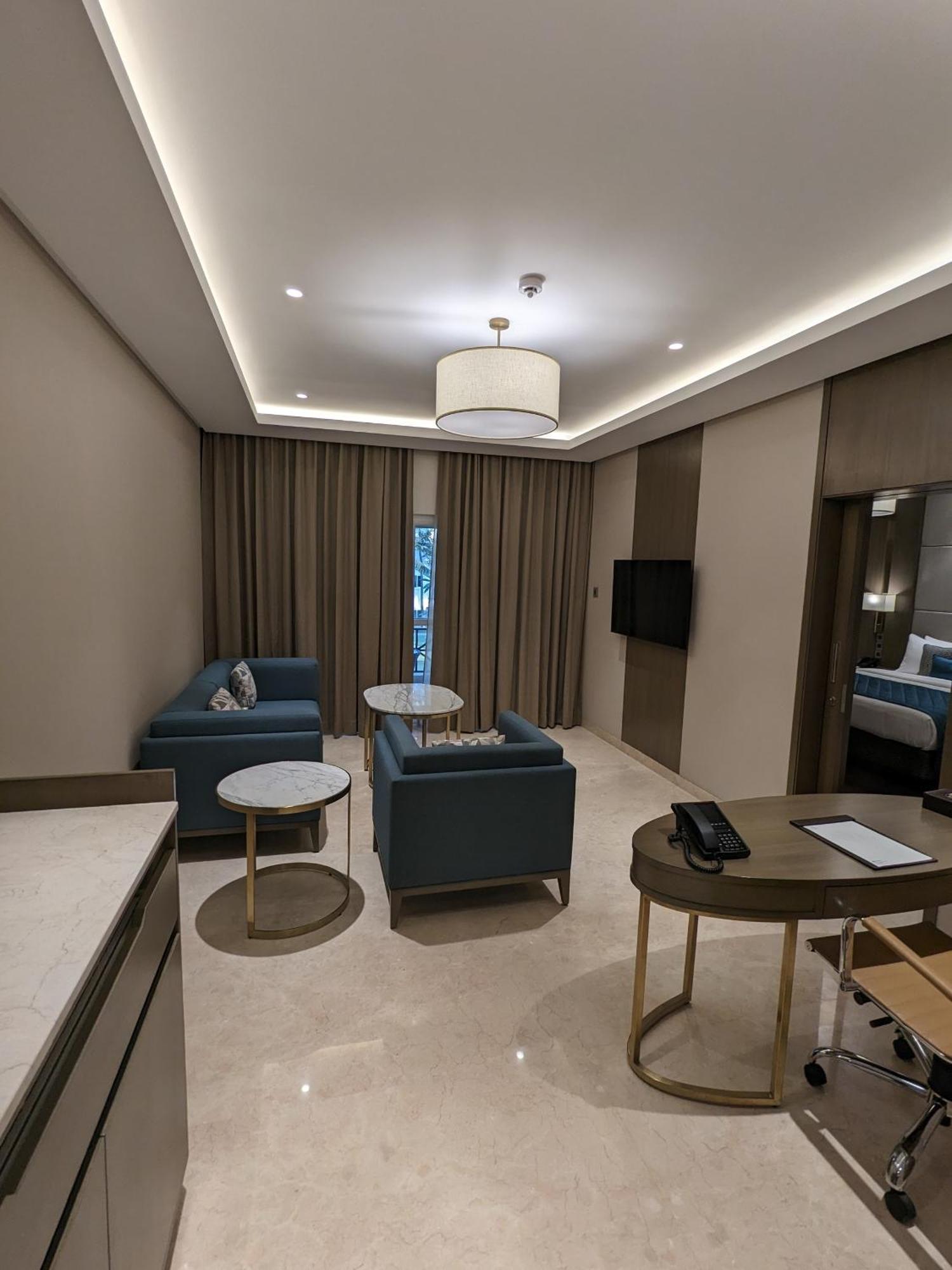 ปาล์ม เมดโดวส์ รีสอร์ต Hotel บังกาลอร์ ภายนอก รูปภาพ