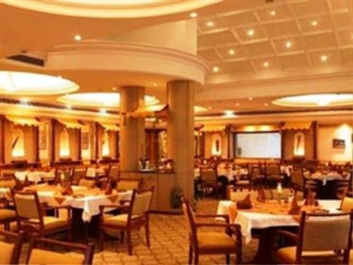 ปาล์ม เมดโดวส์ รีสอร์ต Hotel บังกาลอร์ ภายนอก รูปภาพ