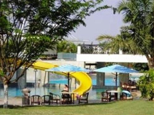 ปาล์ม เมดโดวส์ รีสอร์ต Hotel บังกาลอร์ ภายนอก รูปภาพ